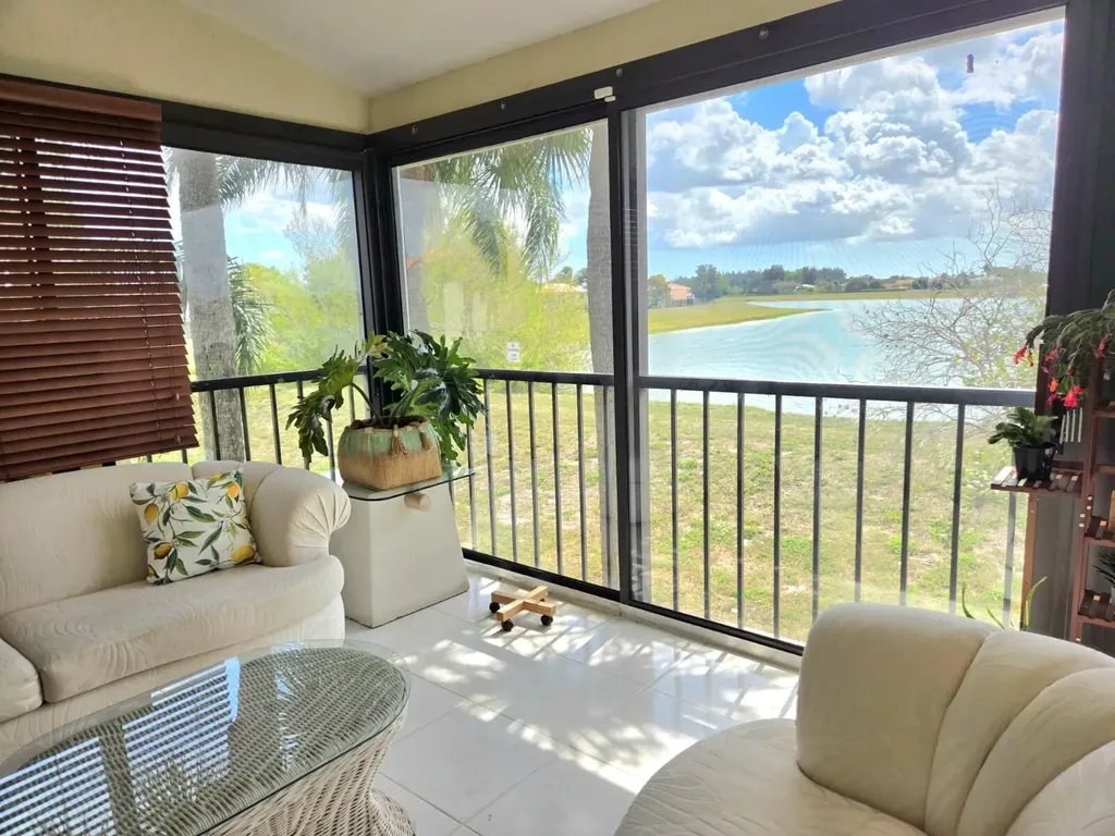 10870 Lakemore Lane Boca Raton FL 33498