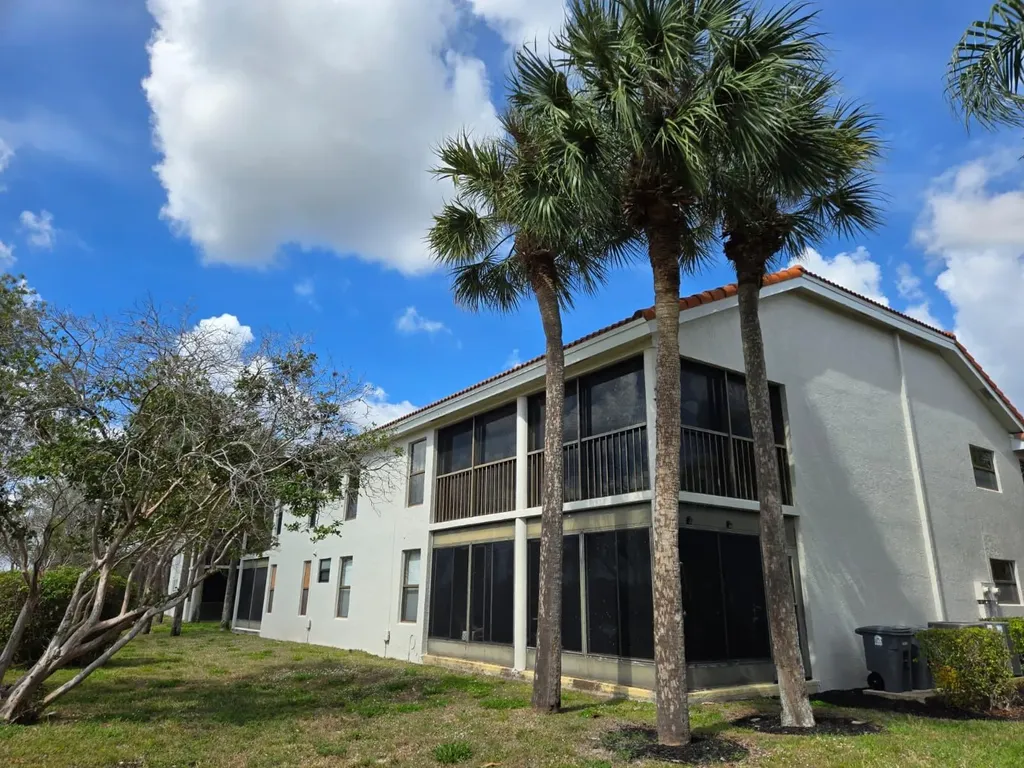 10870 Lakemore Lane Boca Raton FL 33498