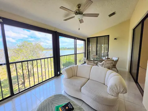 10870 Lakemore Lane Boca Raton FL 33498