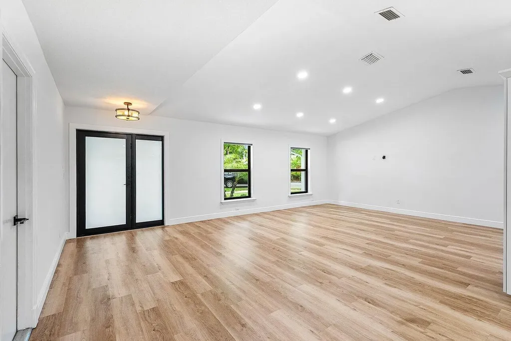 2425 NW 36th Street Boca Raton FL 33431