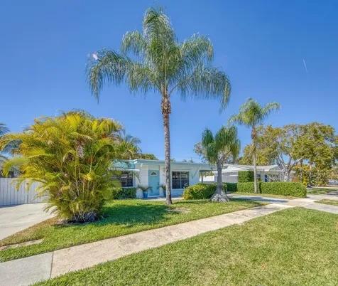 341 Pinewood Street Lantana FL 33462
