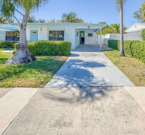 341 Pinewood Street Lantana FL 33462