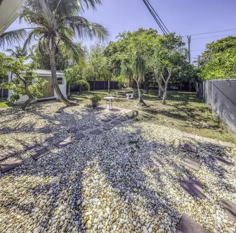 341 Pinewood Street Lantana FL 33462