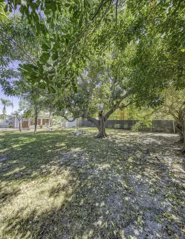 341 Pinewood Street Lantana FL 33462