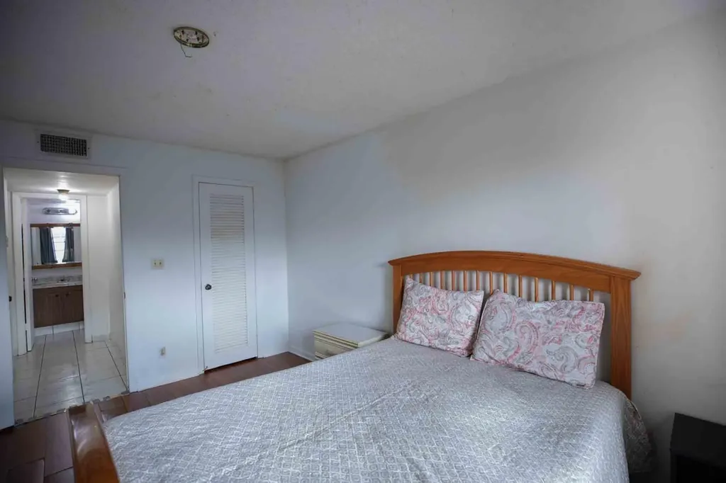 9041 Sunrise Lakes Boulevard Sunrise FL 33322