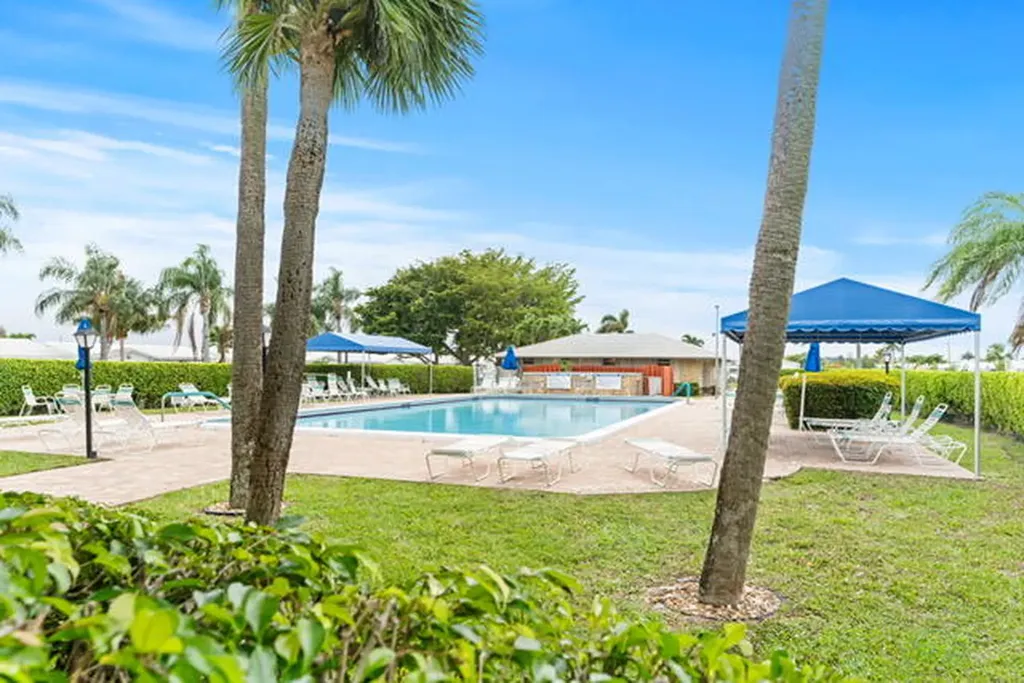 2387 SW 13th Terrace Boynton Beach FL 33426