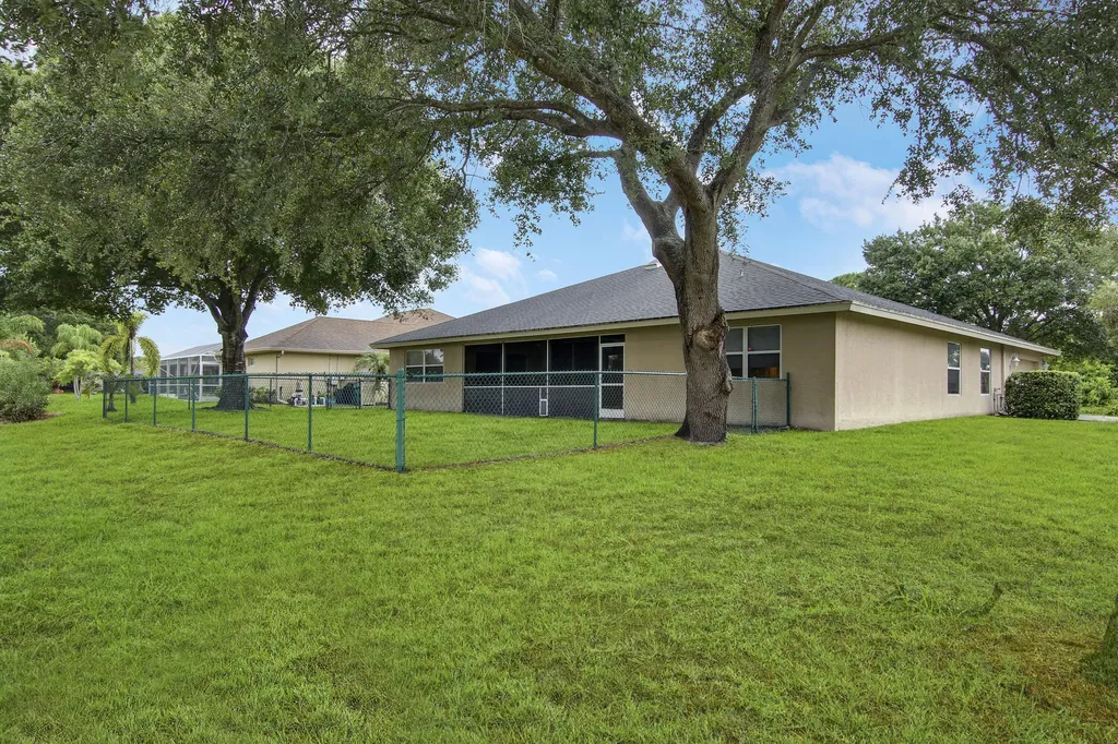 1198 SE Petunia Avenue Port St Lucie FL 34952