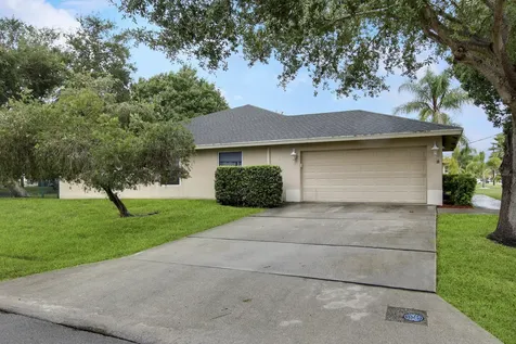 1198 SE Petunia Avenue Port St Lucie FL 34952