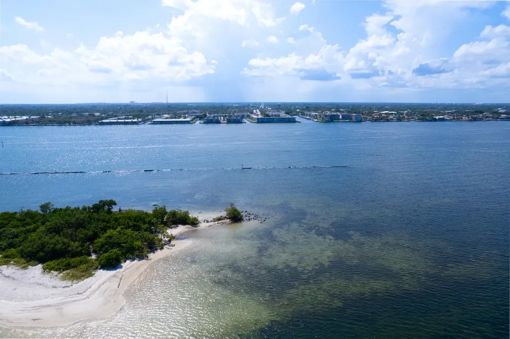 130 Doolen Court North Palm Beach FL 33408