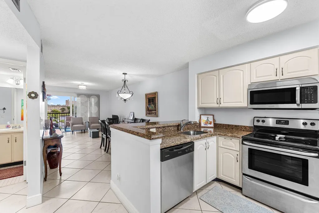 2222 N Cypress Bend Drive Pompano Beach FL 33069
