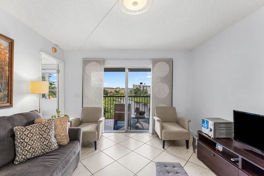 2222 N Cypress Bend Drive Pompano Beach FL 33069