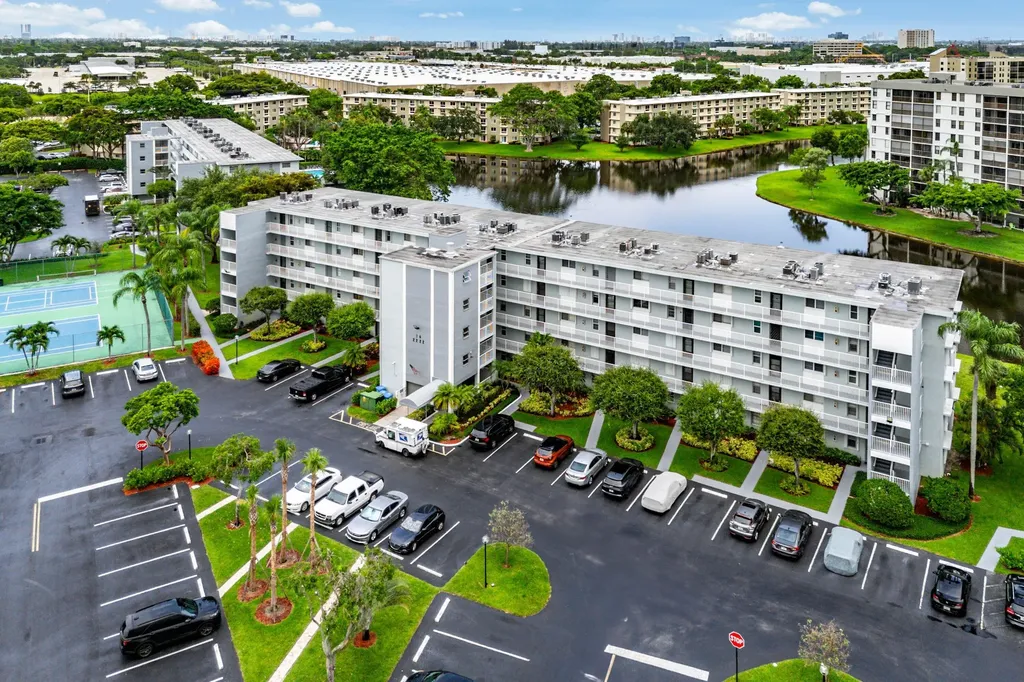 2222 N Cypress Bend Drive Pompano Beach FL 33069
