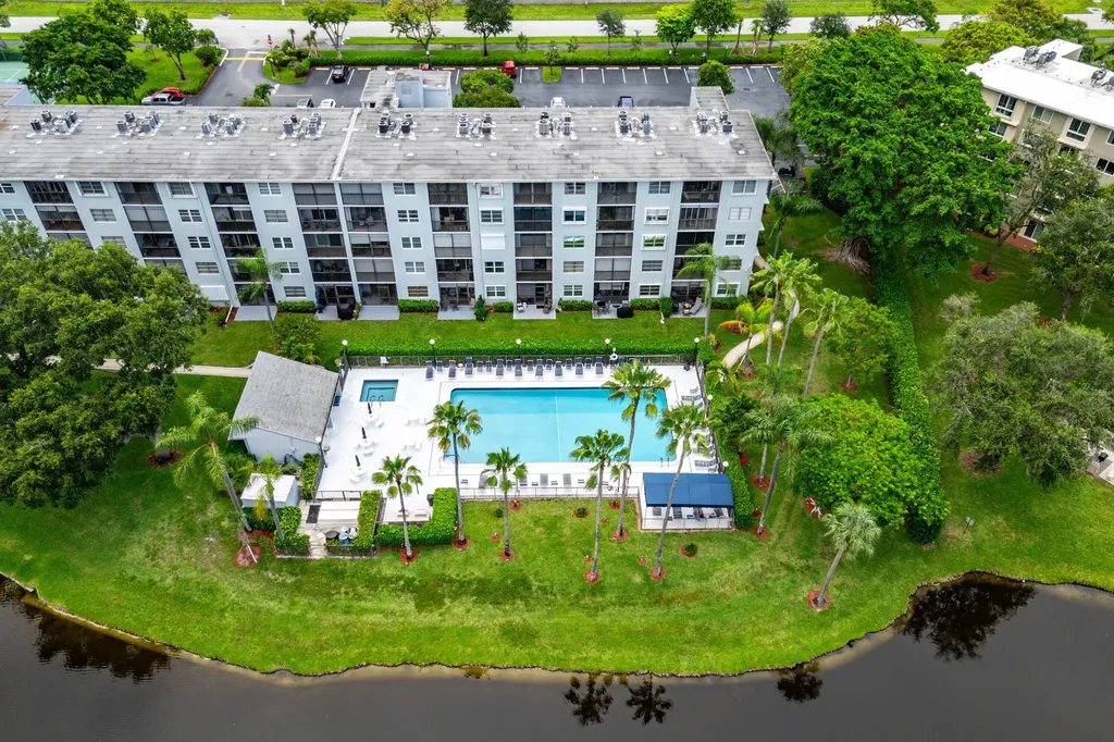 2222 N Cypress Bend Drive Pompano Beach FL 33069