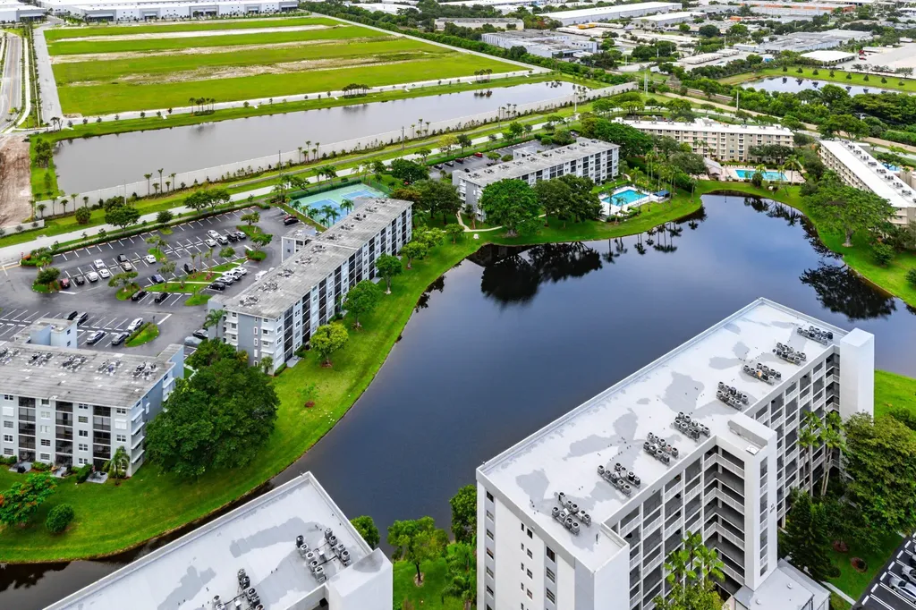 2222 N Cypress Bend Drive Pompano Beach FL 33069
