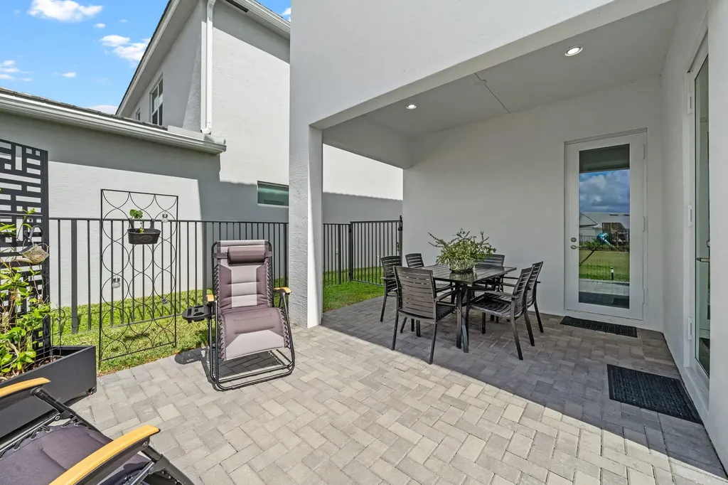 5449 Empire Drive Westlake FL 33470