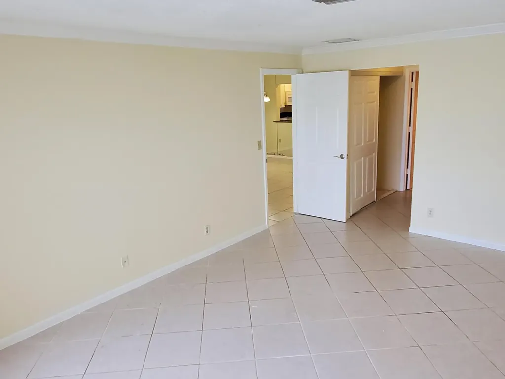 4345 Lucerne Villas Lane Lake Worth FL 33467