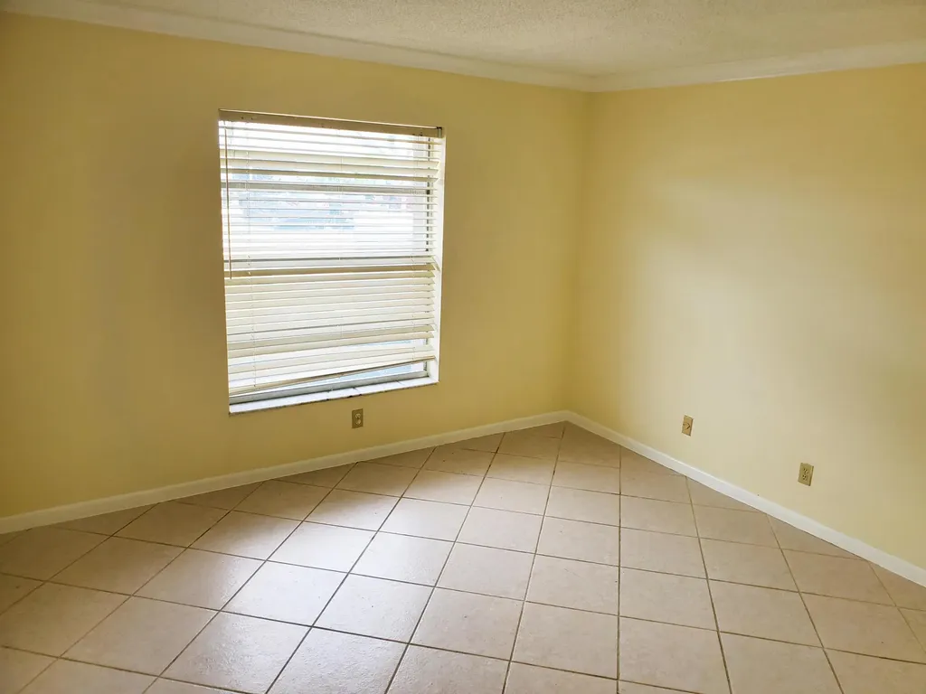4345 Lucerne Villas Lane Lake Worth FL 33467