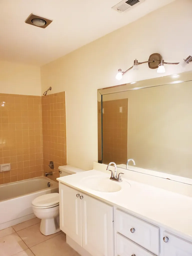 4345 Lucerne Villas Lane Lake Worth FL 33467