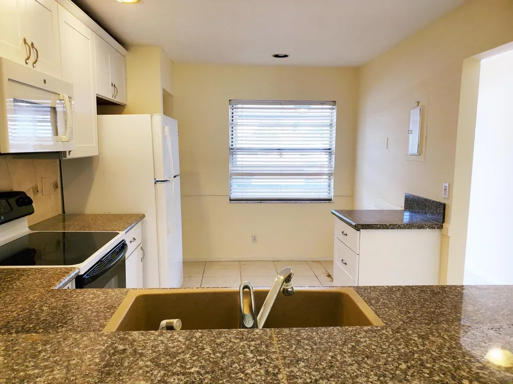 4345 Lucerne Villas Lane Lake Worth FL 33467