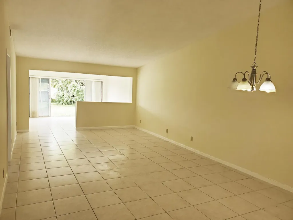 4345 Lucerne Villas Lane Lake Worth FL 33467
