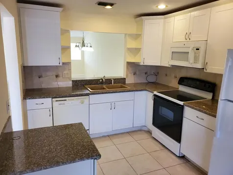 4345 Lucerne Villas Lane Lake Worth FL 33467