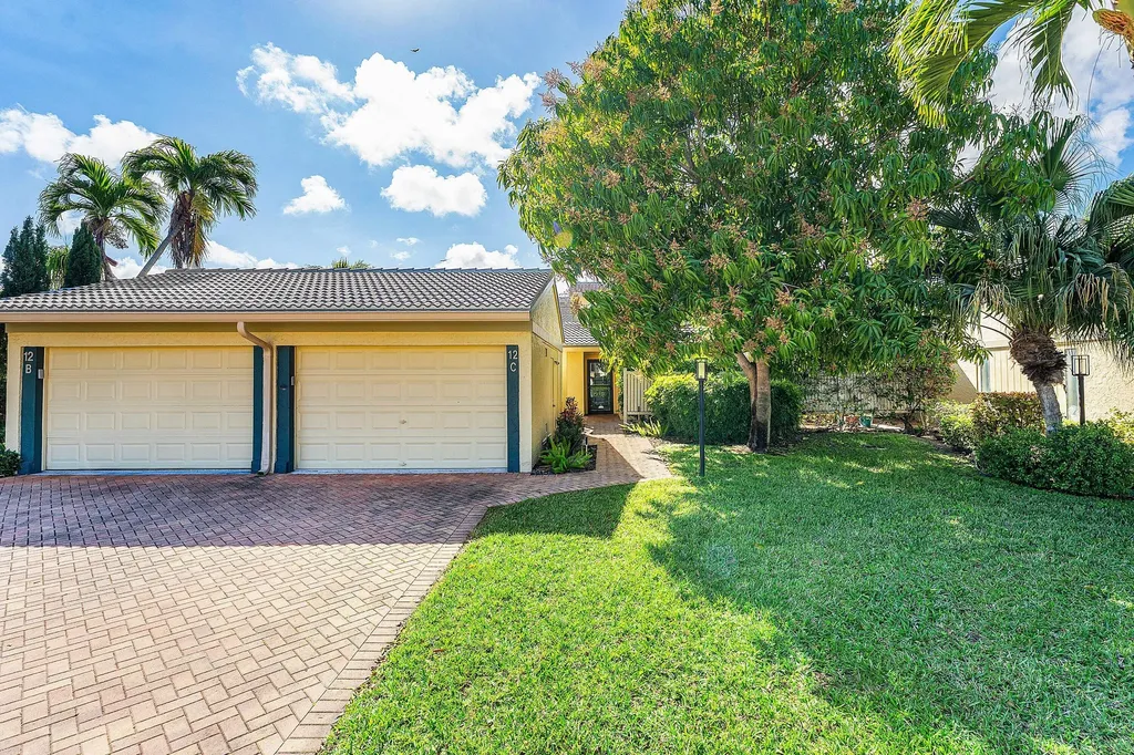12 Eastgate Drive Boynton Beach FL 33436