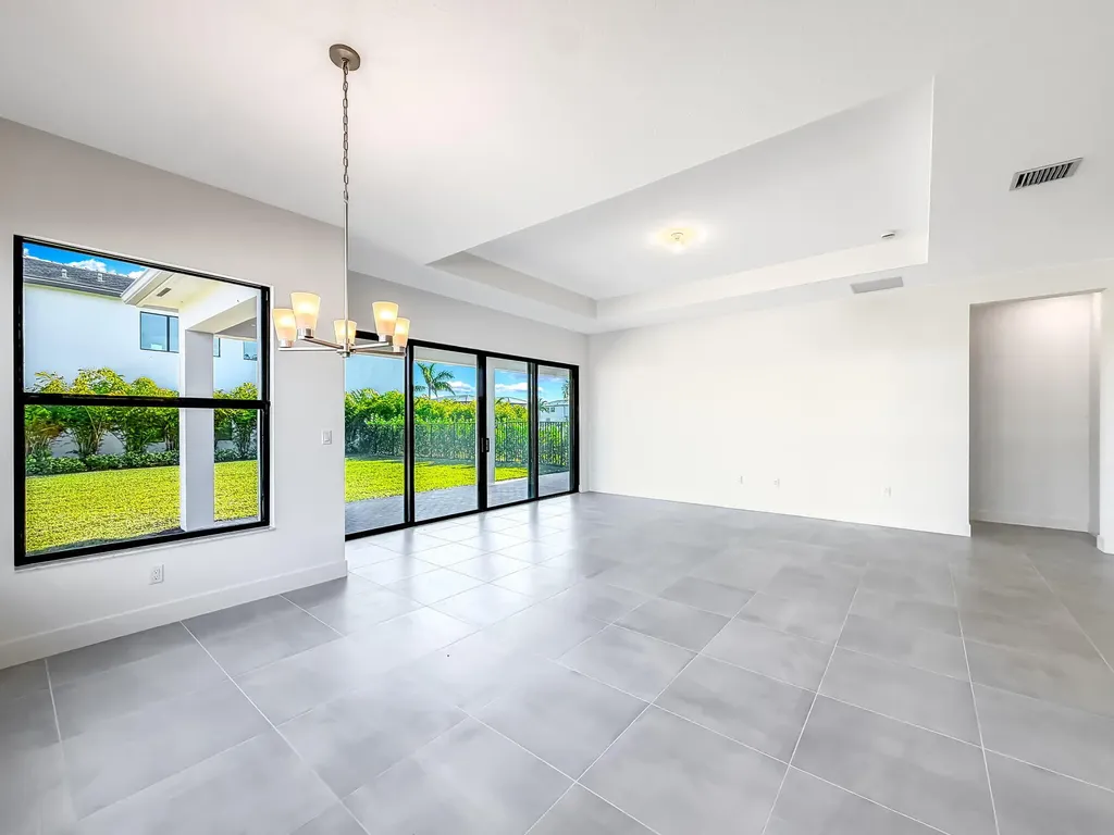 8286 Fishers Island Way Boca Raton FL 33434