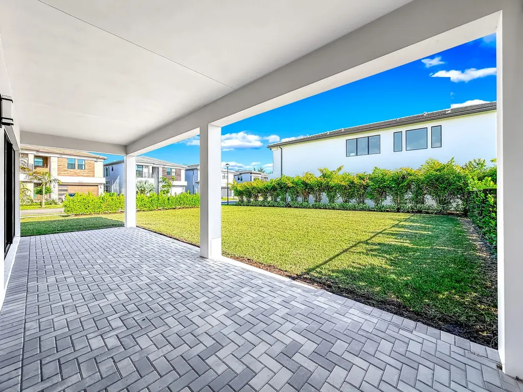 8286 Fishers Island Way Boca Raton FL 33434