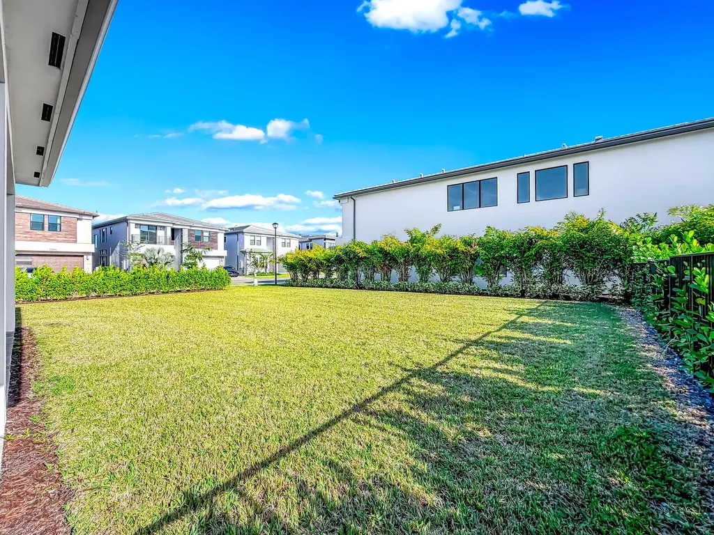 8286 Fishers Island Way Boca Raton FL 33434