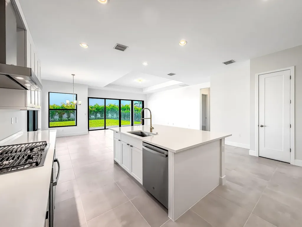 8286 Fishers Island Way Boca Raton FL 33434