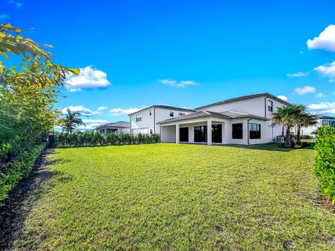 8286 Fishers Island Way Boca Raton FL 33434