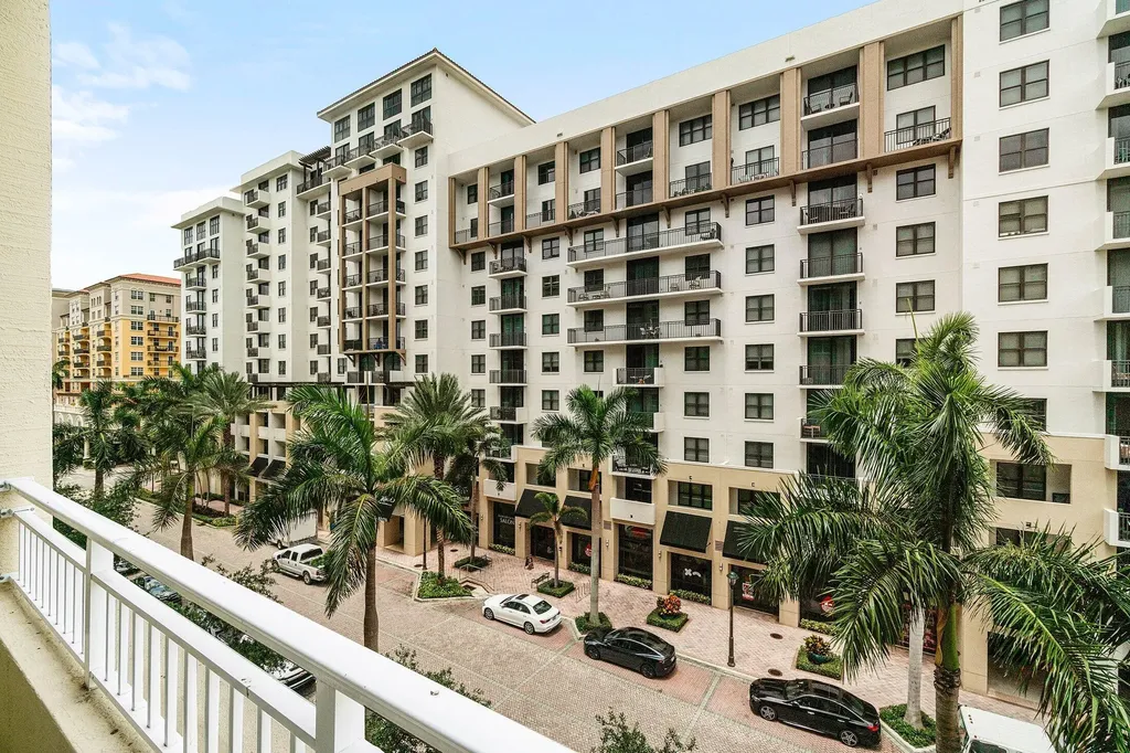 99 SE Mizner Boulevard Boca Raton FL 33432