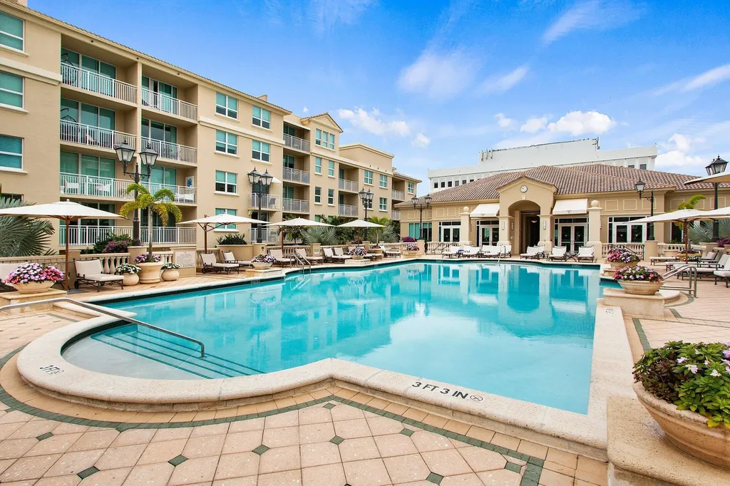 99 SE Mizner Boulevard Boca Raton FL 33432
