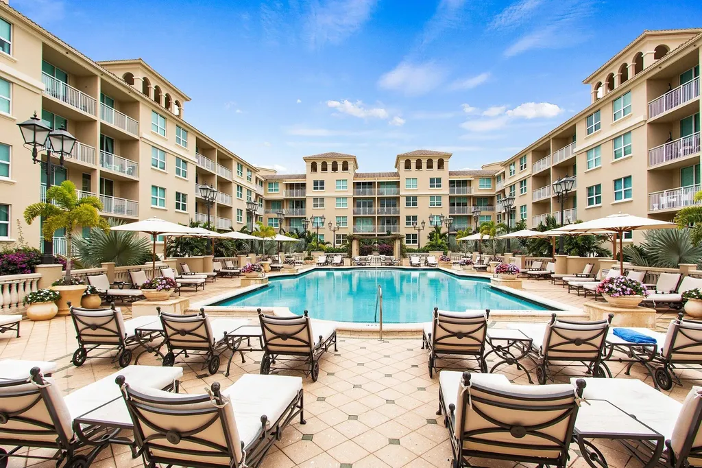99 SE Mizner Boulevard Boca Raton FL 33432