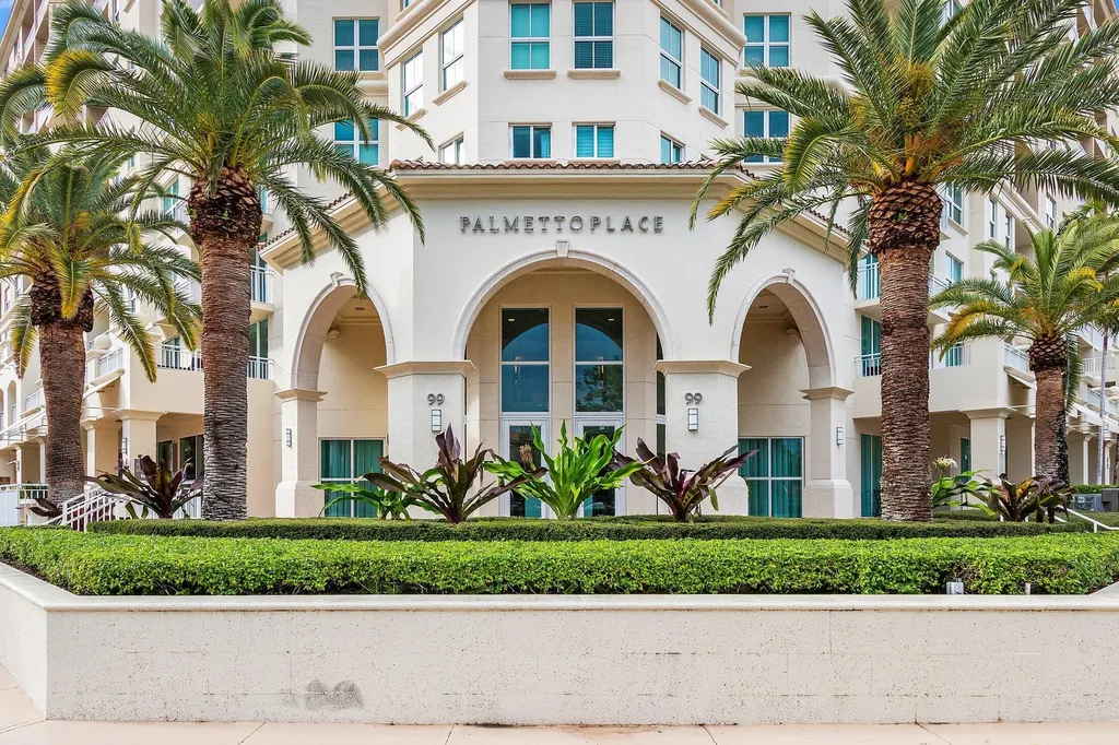 99 SE Mizner Boulevard Boca Raton FL 33432