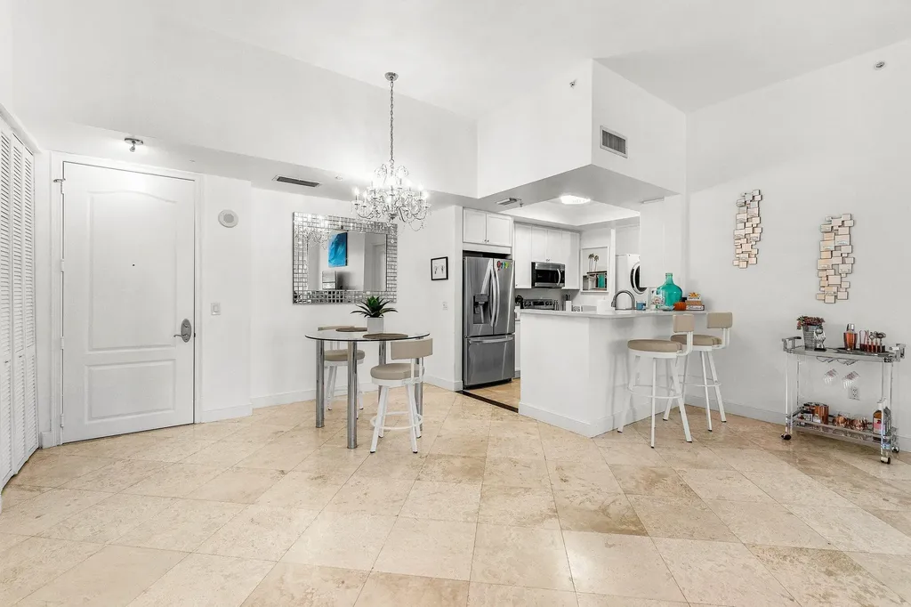 99 SE Mizner Boulevard Boca Raton FL 33432