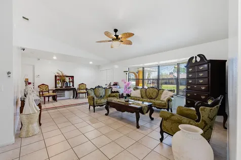 1370 SE Navajo Lane Port St Lucie FL 34983