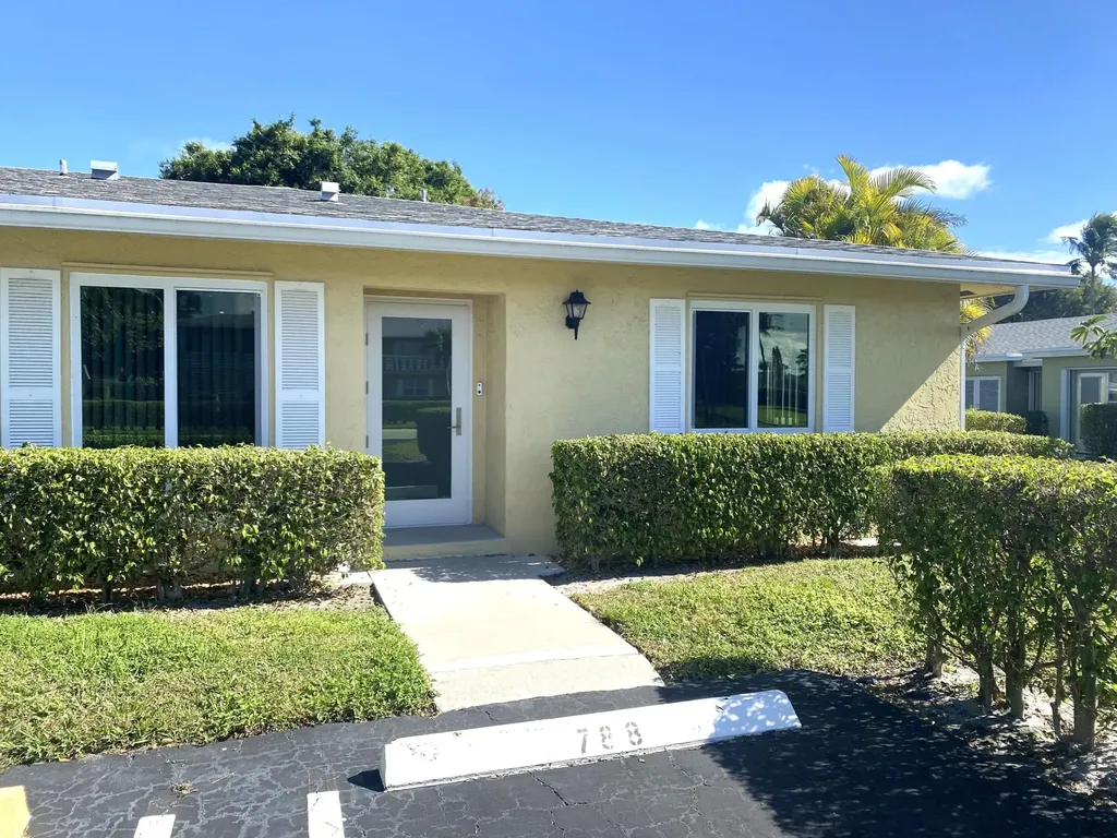 1110 Cactus Terrace Delray Beach FL 33445