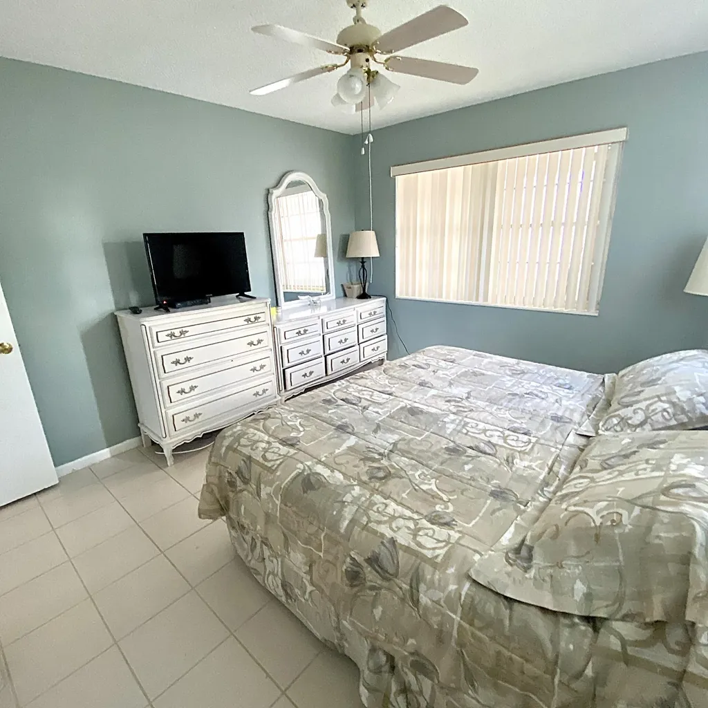 397 Markham R Deerfield Beach FL 33442