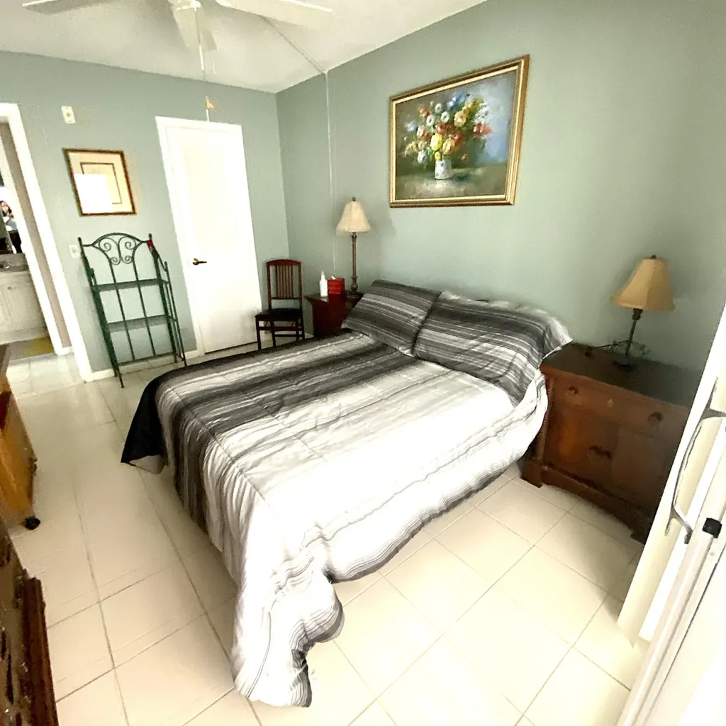397 Markham R Deerfield Beach FL 33442
