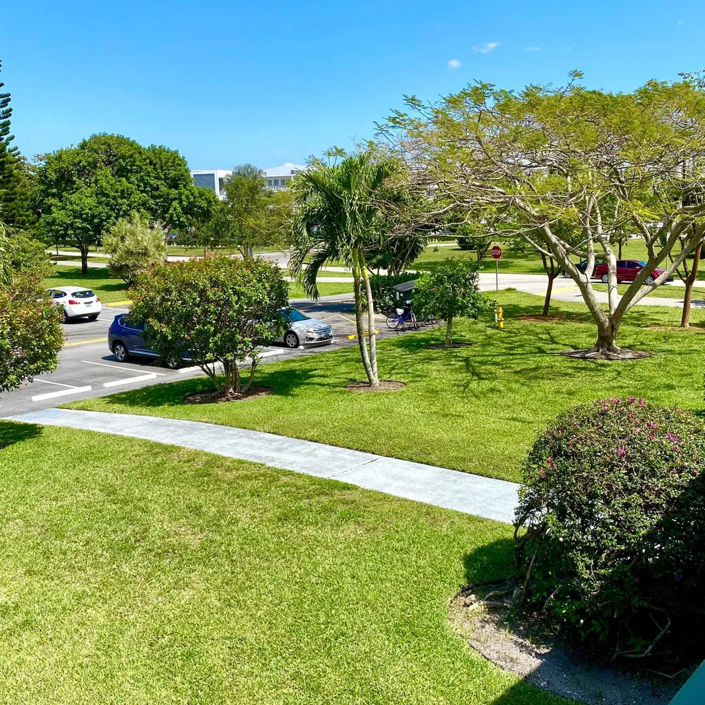 397 Markham R Deerfield Beach FL 33442