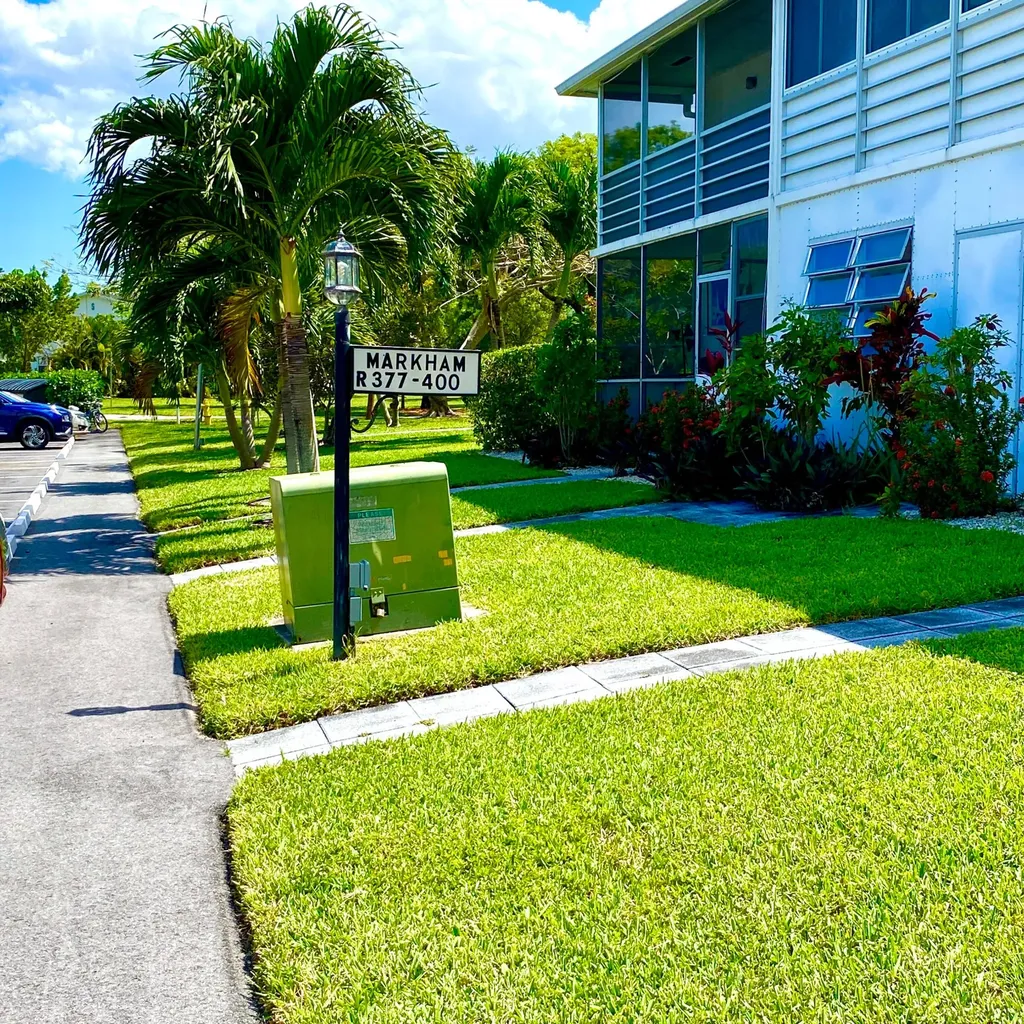 397 Markham R Deerfield Beach FL 33442
