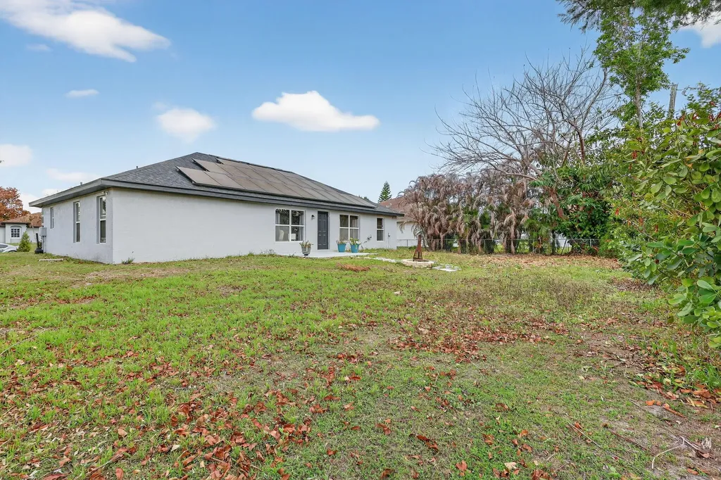 1574 SW Fresno Road Port St Lucie FL 34953