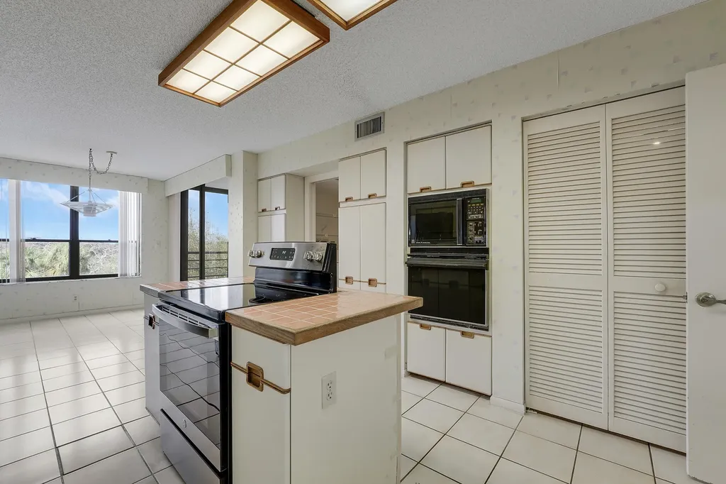 7233 Promenade Drive Boca Raton FL 33433