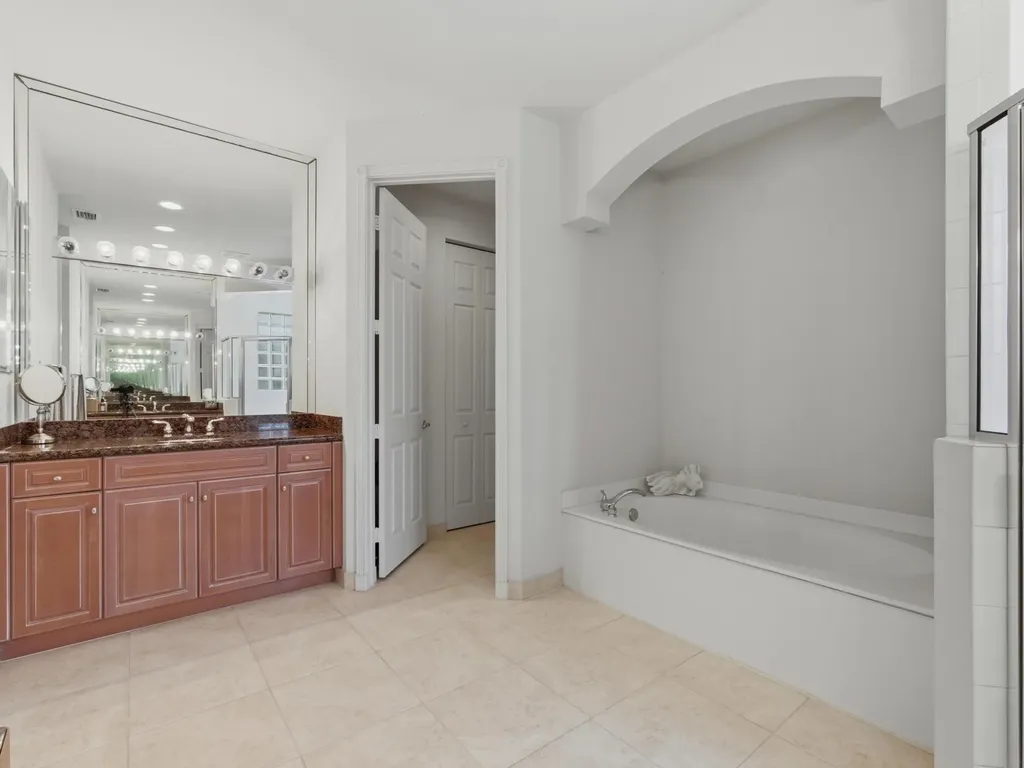 11082 Via Siena Boynton Beach FL 33437