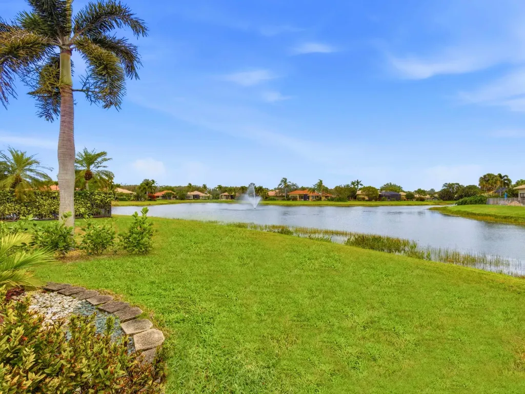 11082 Via Siena Boynton Beach FL 33437