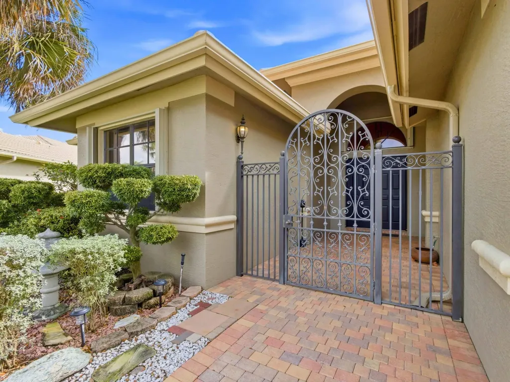 11082 Via Siena Boynton Beach FL 33437