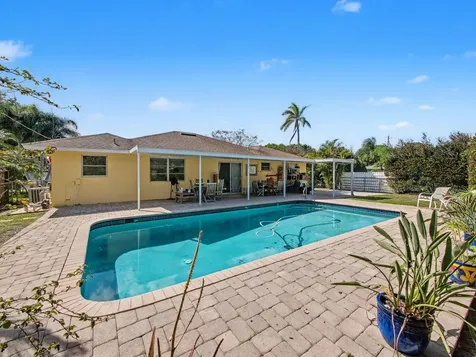 394 Evergreen Avenue Tequesta FL 33469