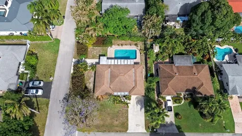 394 Evergreen Avenue Tequesta FL 33469