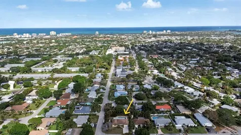 394 Evergreen Avenue Tequesta FL 33469